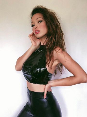 Соня Пышная Брюнетка Энем